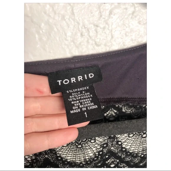 Torrid Lace Back Zip Front Peplum Top 1 - Picture 3 of 6